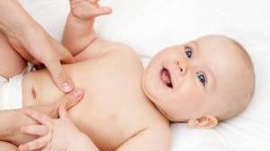 5 gesti essenziali per il trattamento della pelle del neonato